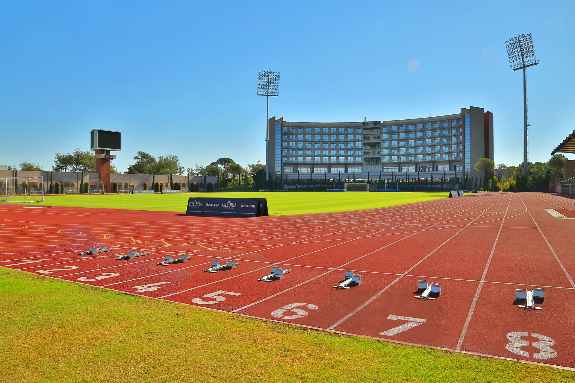 gloriasportsarena